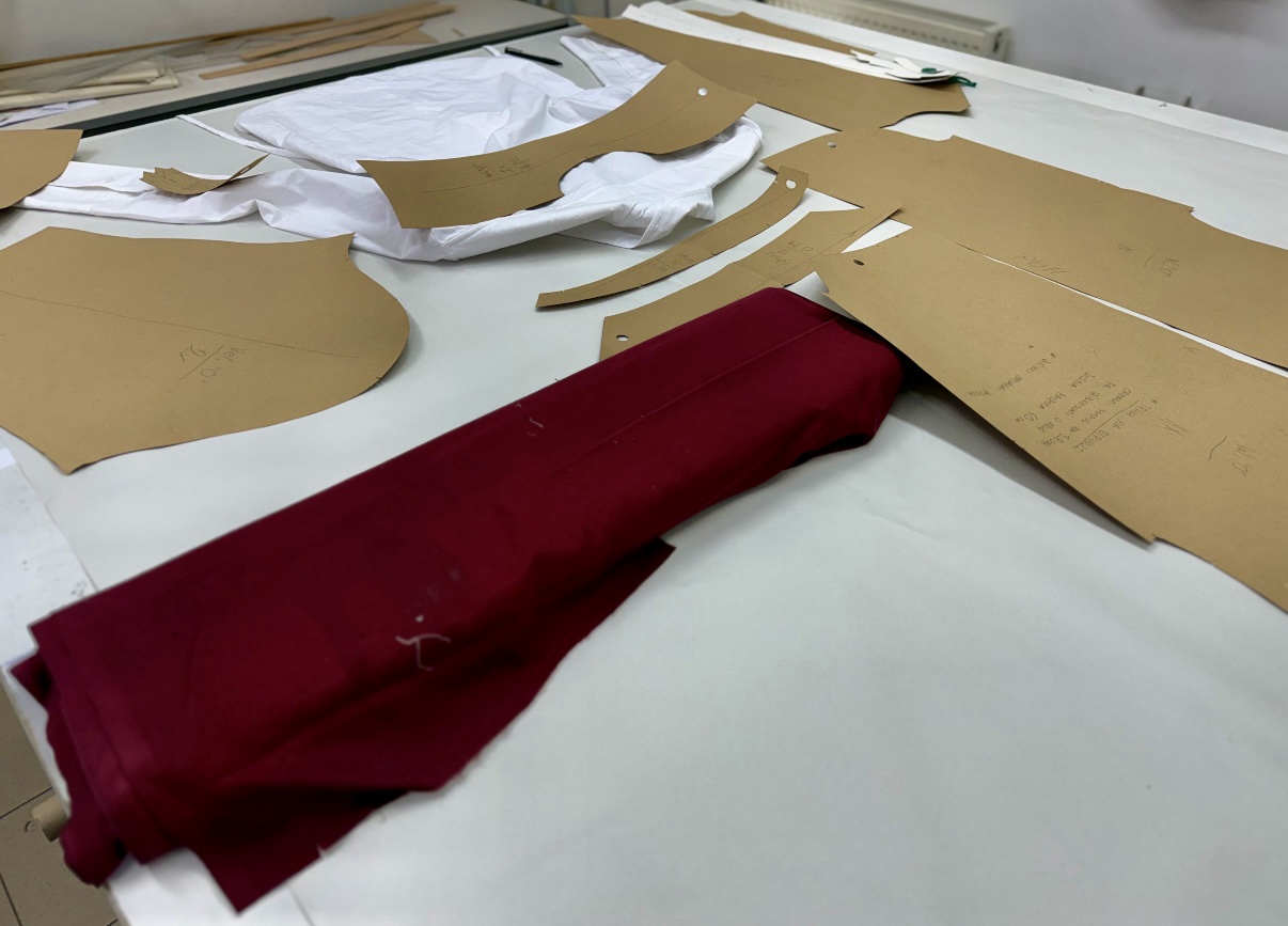 Shirt sample with surrounding pattern pieces